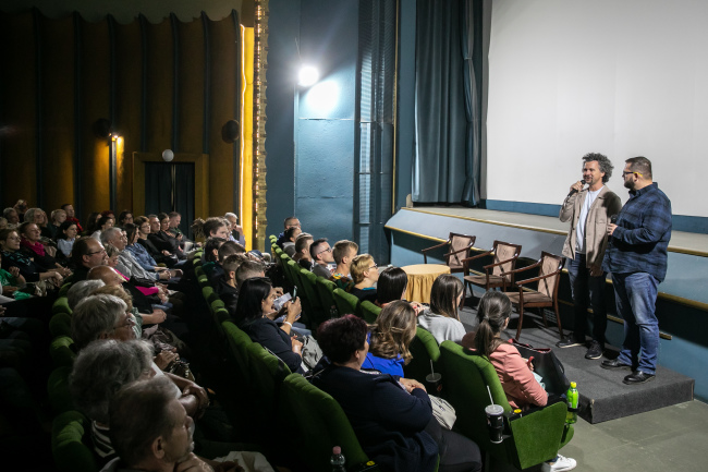 Premier előtti közönségtalálkozós vetítések